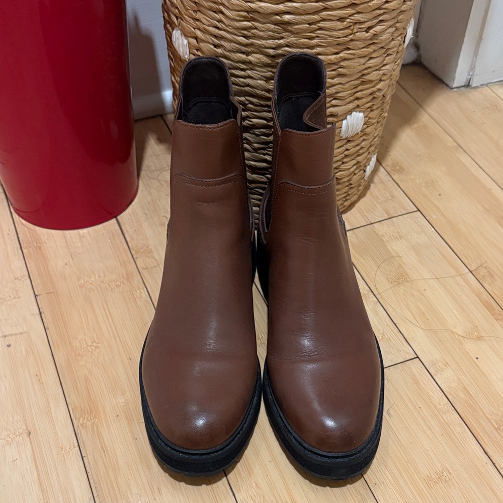 Cole Haann Brown Leather Women Boots. Size 8.5